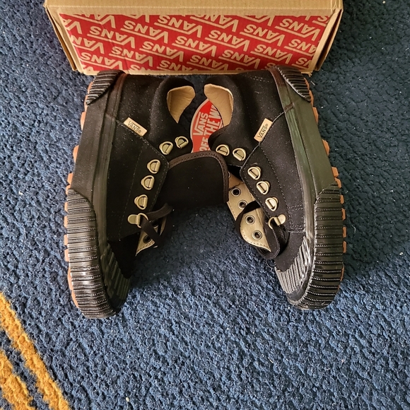 Vans Aubin 35 DC Black Women 5 Authentic Factory Collection VNOA4UULUL1 … - Picture 3 of 7